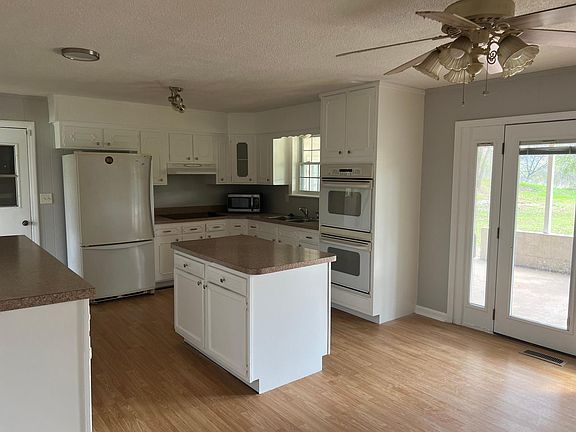 4th image of 6223 Laguana Dr