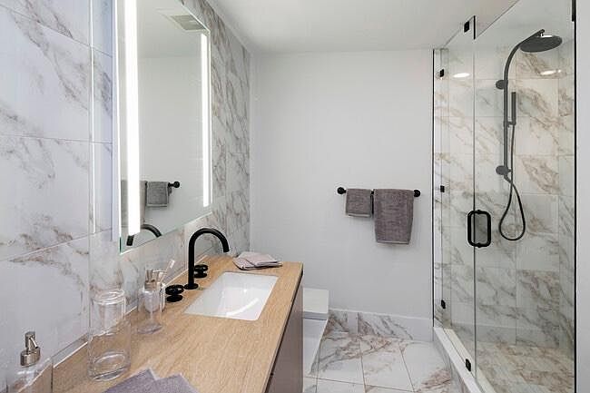 1st image of 3006 NE 2nd Ave #423