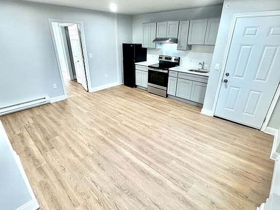 3rd image of 827-829 W Linden St #827-7