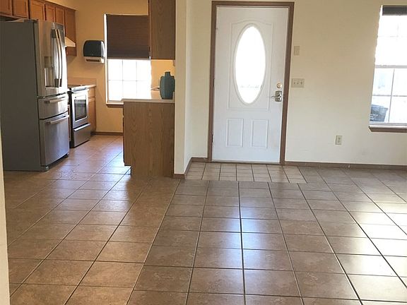 3rd image of 1624 N Linda Jo Pl