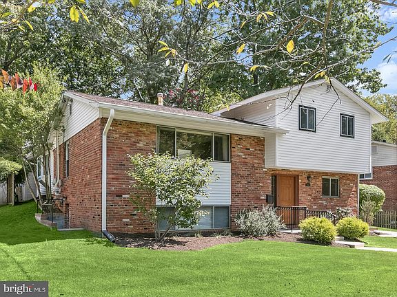 3rd image of 1718 Evelyn Dr