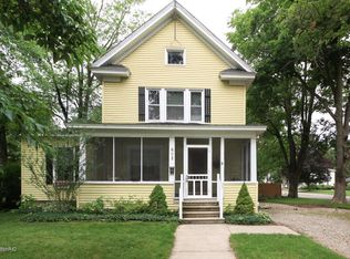 602 Hicks Ave, Plainwell, MI 49080