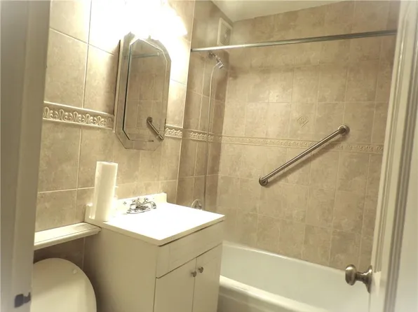 2265 Gerritsen Avenue image 14 of 19