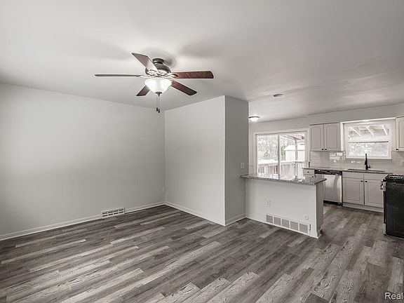 3rd image of 6445 Pontiac Lake Rd