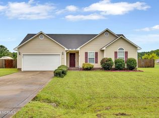 493 Driftwood Ln, Raeford, NC 28376