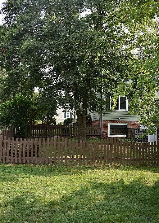 2nd image of 312 Cherry Ct