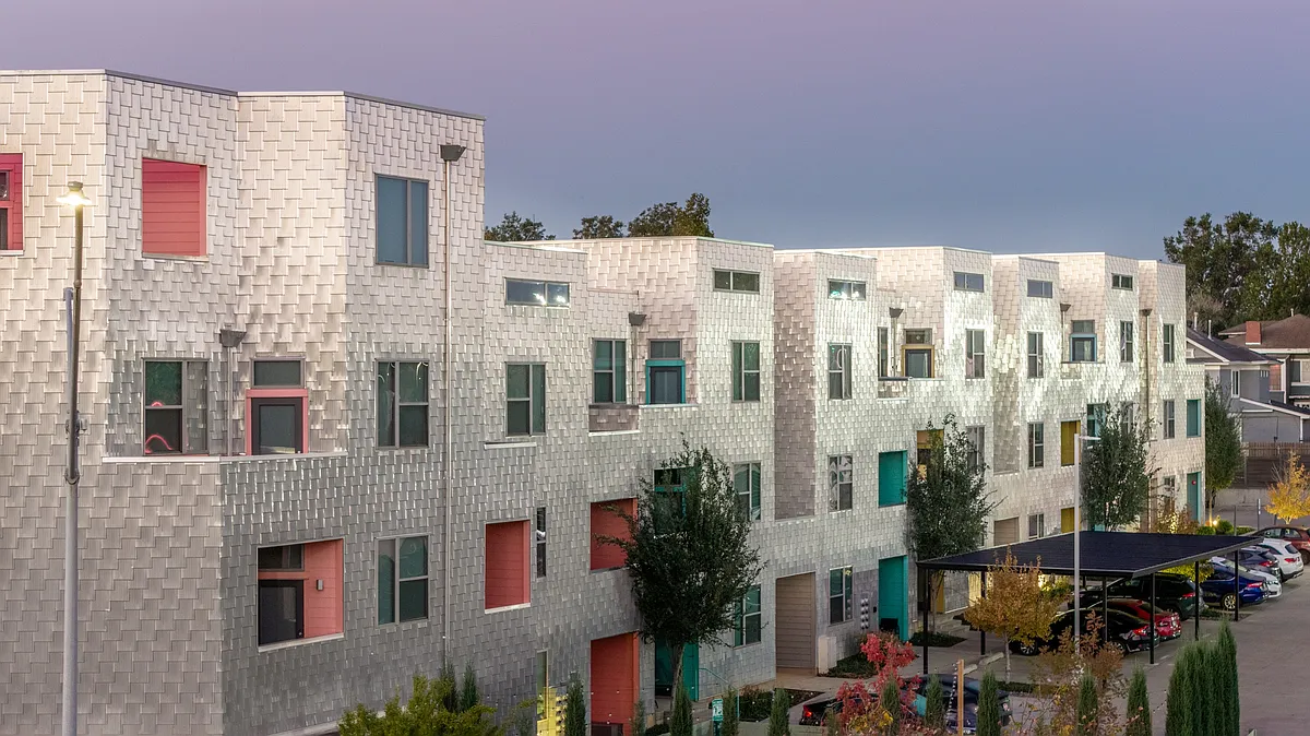 Building Photo - Classen 16
