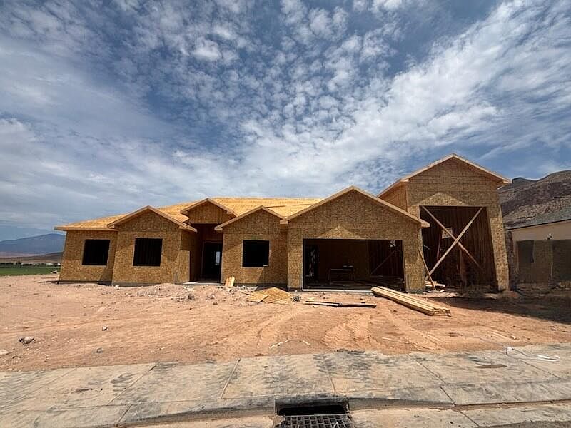 1st image of 1014 W Rock View Dr
