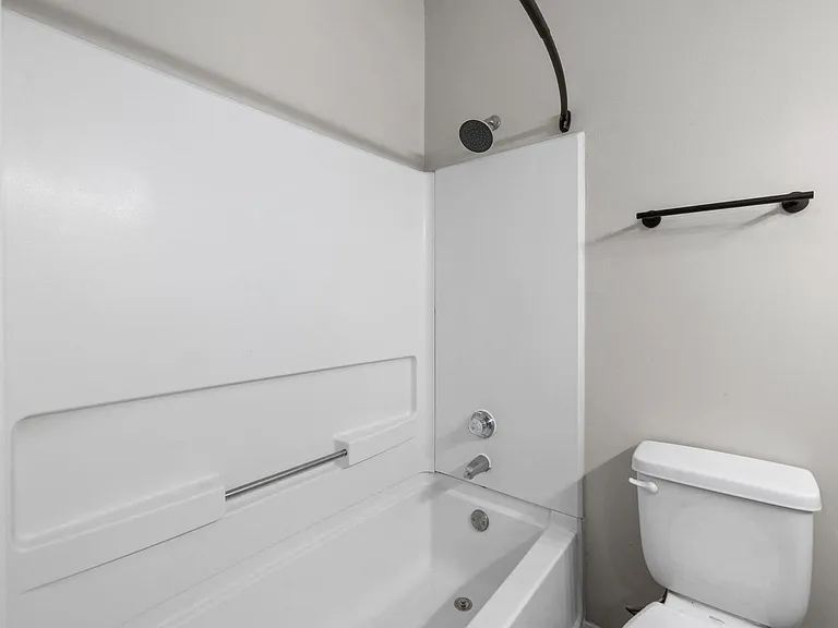 Brassfield Park Apartments — Photo 8