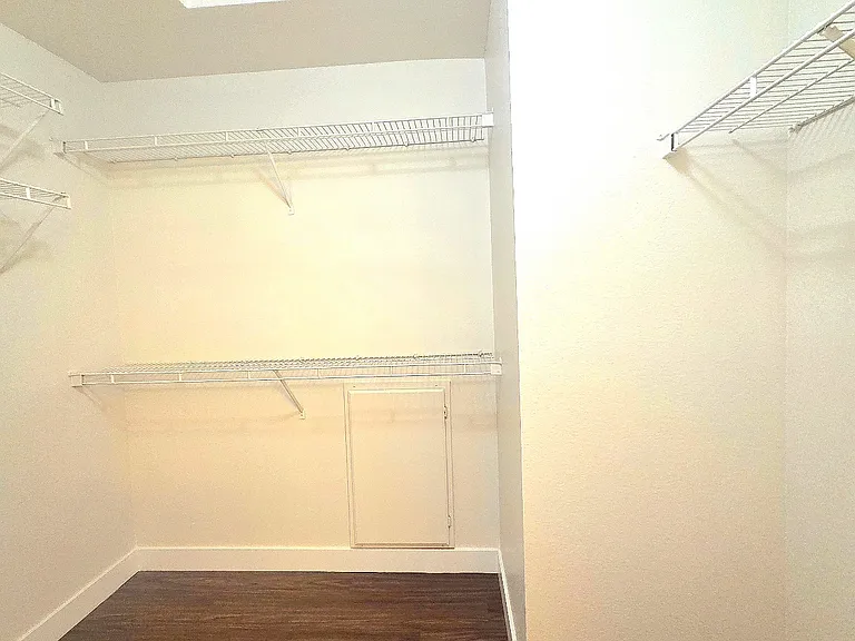 7604 Connemara Ave — Photo 16