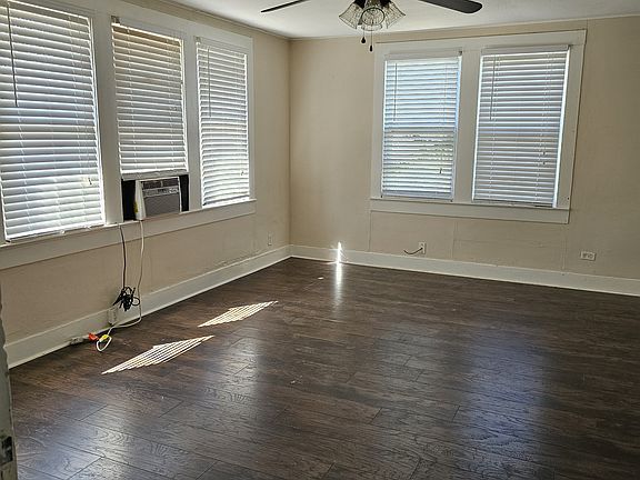 3rd image of 411 W 27th St