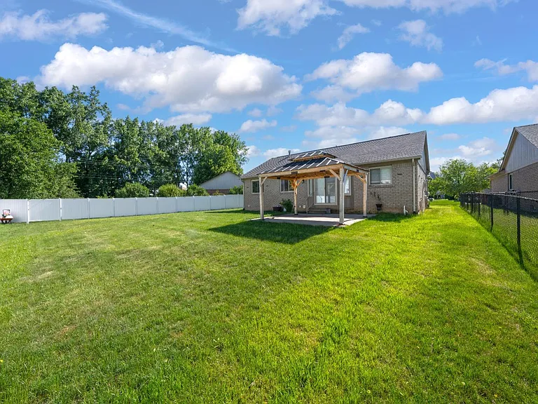 45925 Ashwood Ln — Photo 23