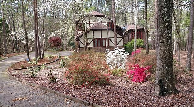 2nd image of 114 Forest Cliff Ct NE