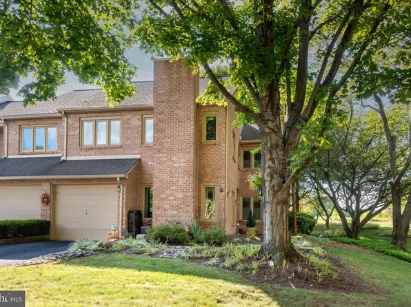 109 Amity Dr, Chesterbrook, PA 19087