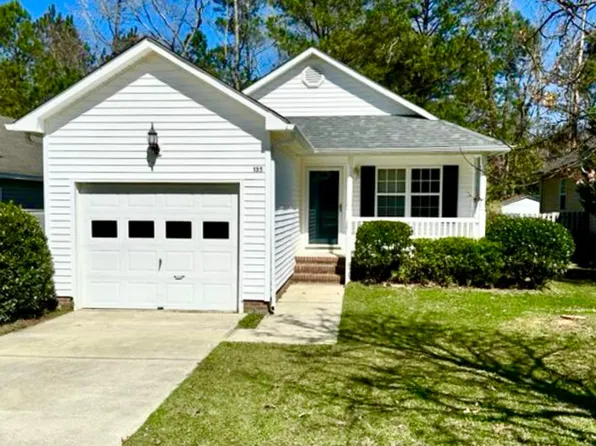 135 Buckskin Dr, New Bern, NC 28562