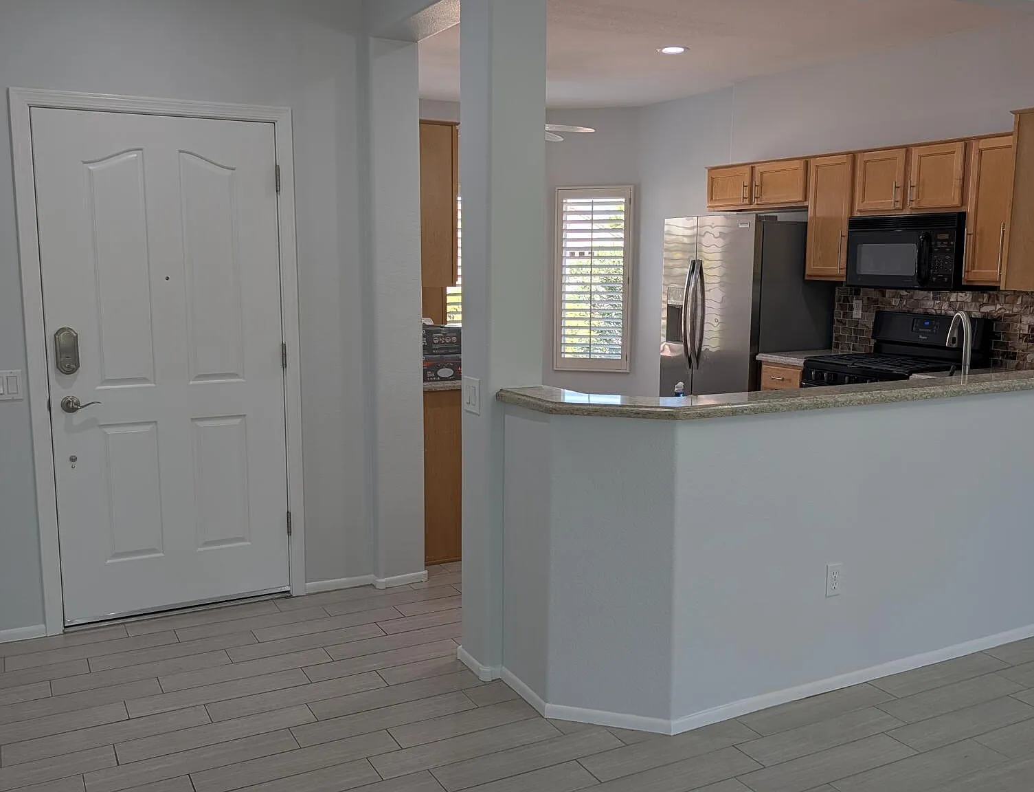 2 bed, 2.0 bath, 1183 sqft, $1,900 — Photo 2