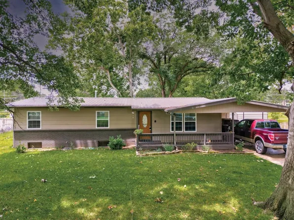 13 Easy St, Winfield, KS 67156
