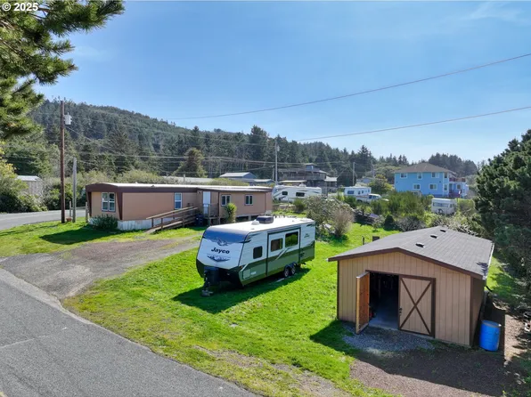 94608 Grange Rd, Gold Beach, OR 97444