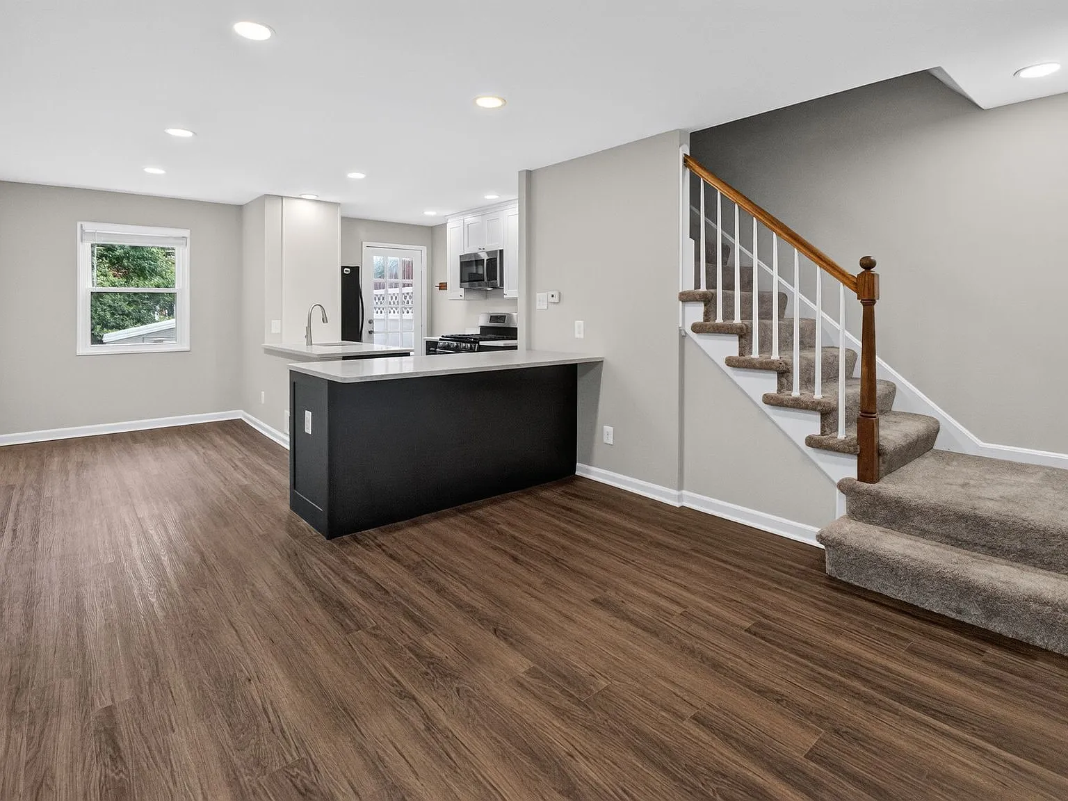 2 bed, 1264 sqft, $2,800 — Photo 2