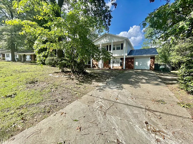 5651 Dodge Dr — Photo 2