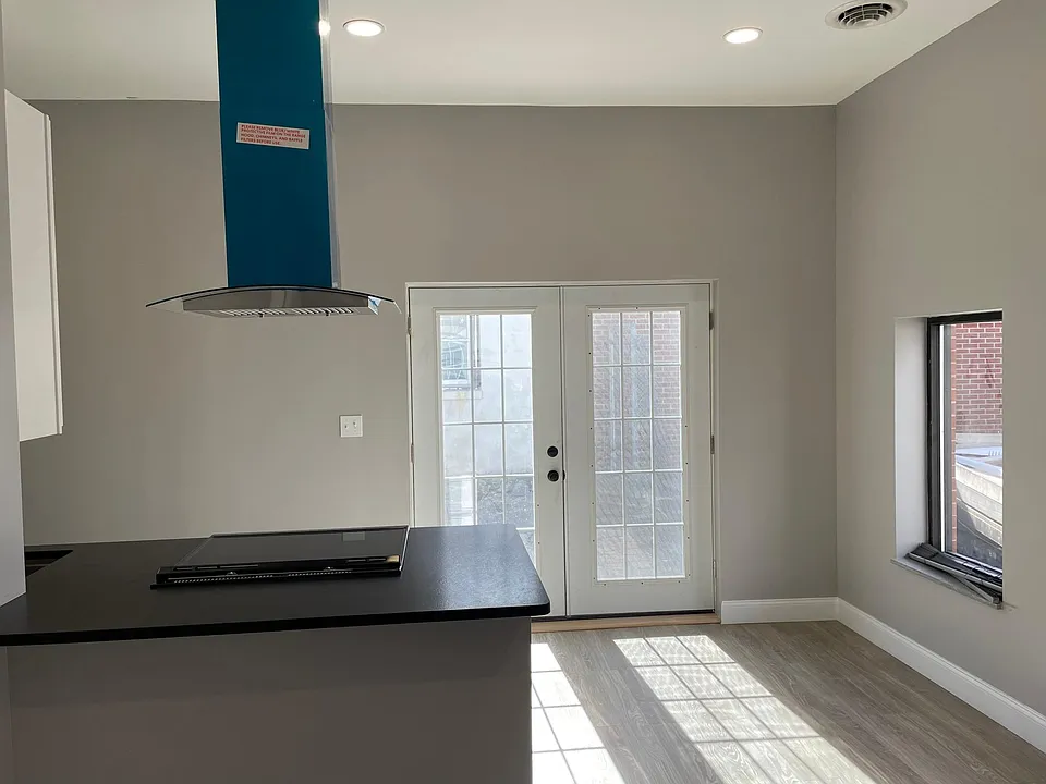 Island Counter and dining area