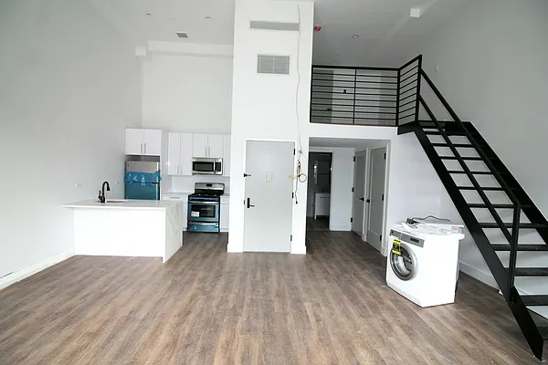 Rented by Bloom Real Estate Group | media 28