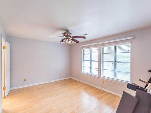 3rd image of 182 Elmer Ave
