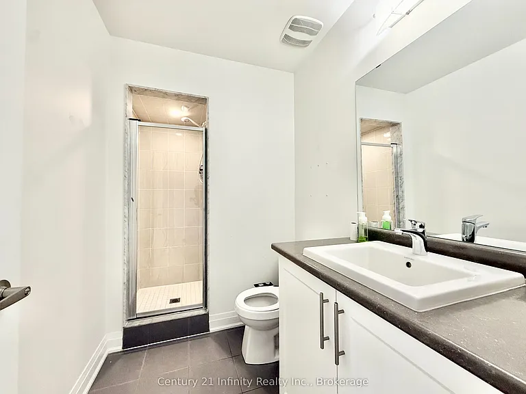 36 Elkington Cres #2 — Photo 5