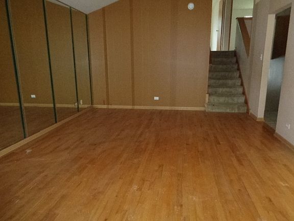 4th image of 14442 Hoyne Ave