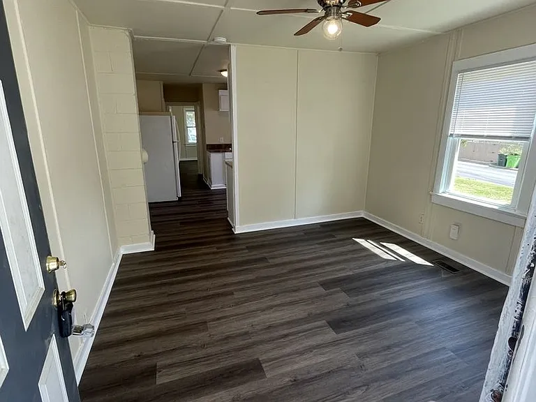 663 Coleman St — Photo 4