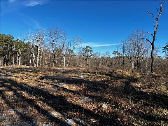 4th image of 3092 Miller Rd