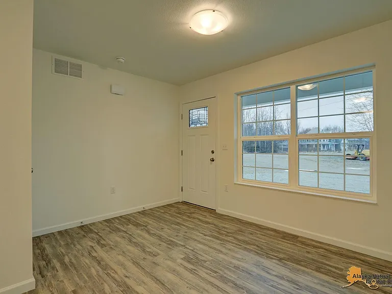 805 N Old Trunk Rd — Photo 4