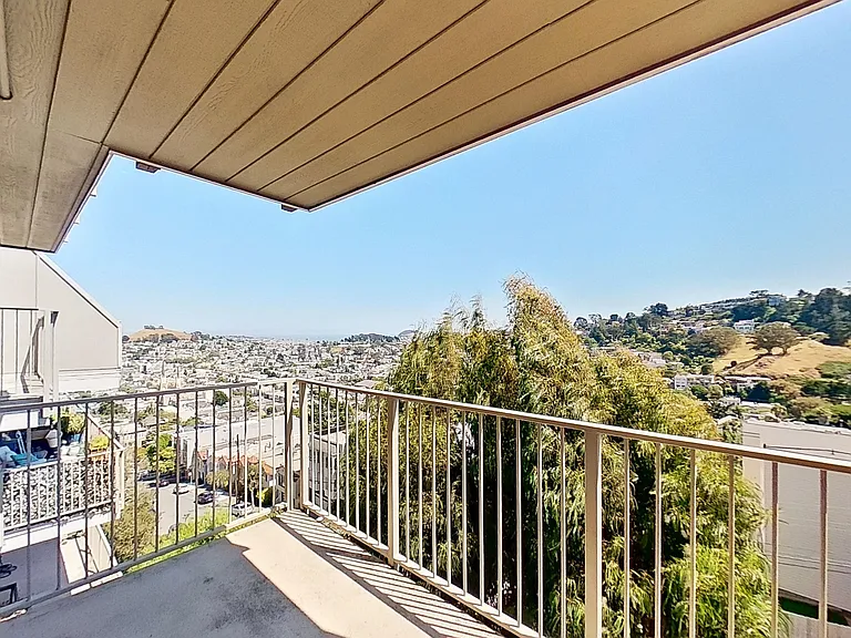 2033 Castro St #11 — Photo 4