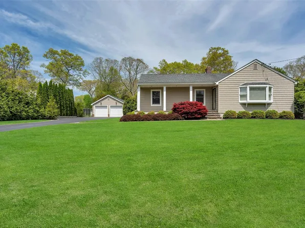 223 Larch Lane, Smithtown, NY 11787