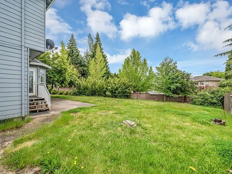 16742 NW Dublin Ct — Photo 41
