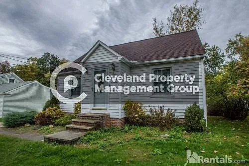 16111 Woodbrook Ave photo 1