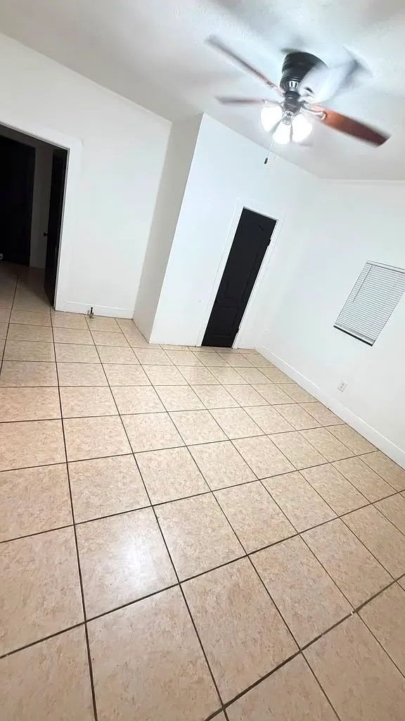 2 bed, 902 sqft, $875 — Photo 2