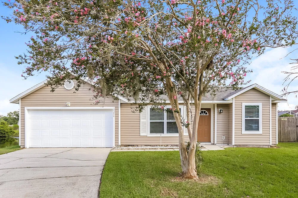 3 bed, 2.0 bath, 1213 sqft, $1,805 — Photo 1