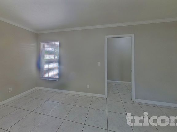 2nd image of 14314 Ravenwood Ln