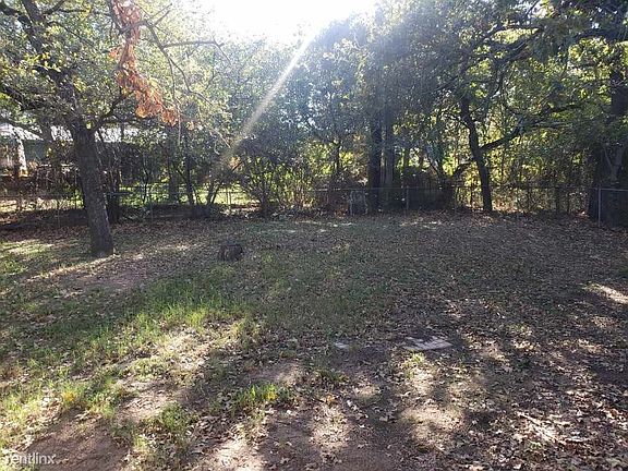 1915 Mercedes Backyard