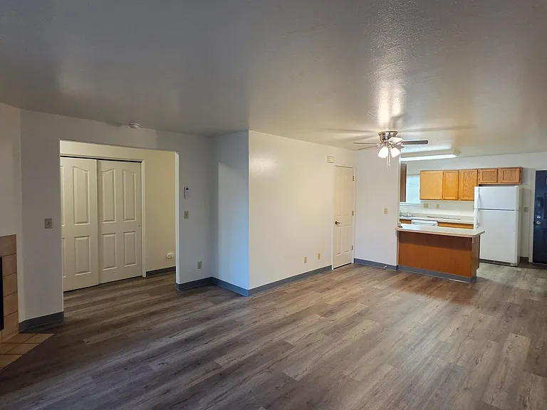 4104 Hillview Way — Photo 11