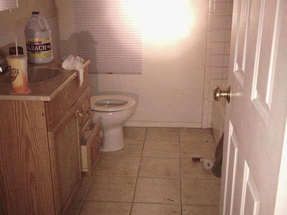 bathroom complete useable