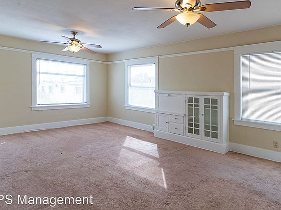 3rd image of 1111 N Loma Ave