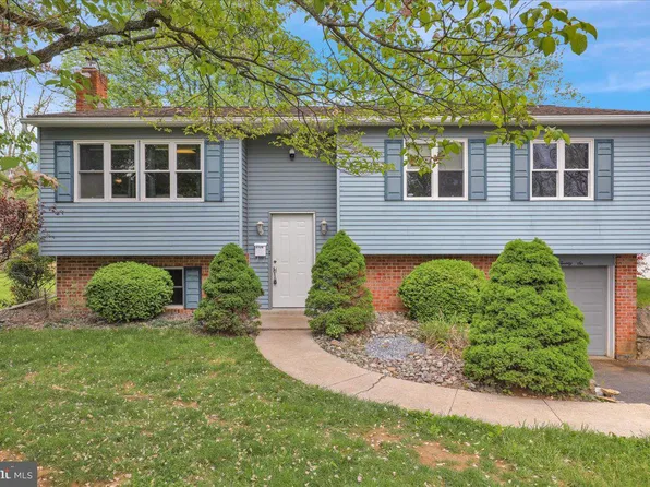 2126 Mayo Dr, Reading, PA 19601