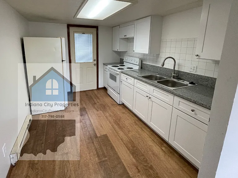 569 S Home Ave #3 — Photo 5