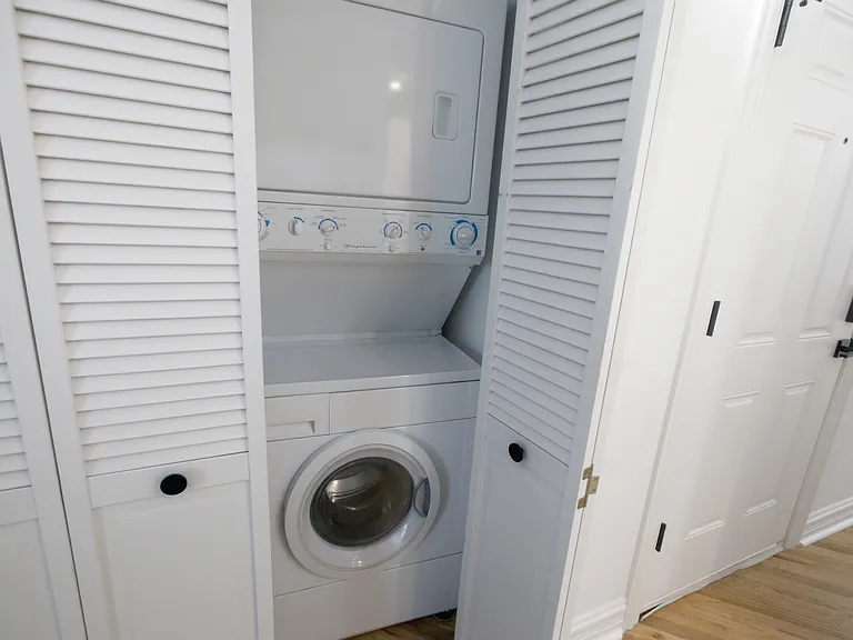 2619 N Harding Ave #3 — Photo 9