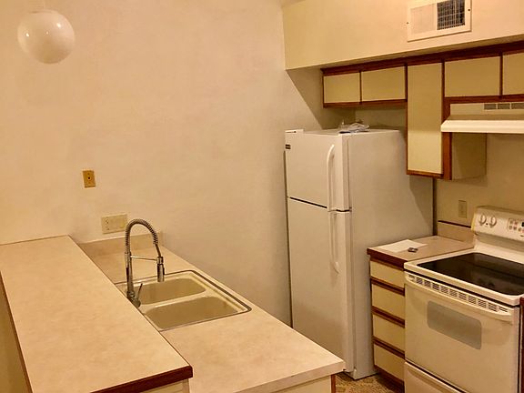 4th image of 1722 W Park Wood Ln