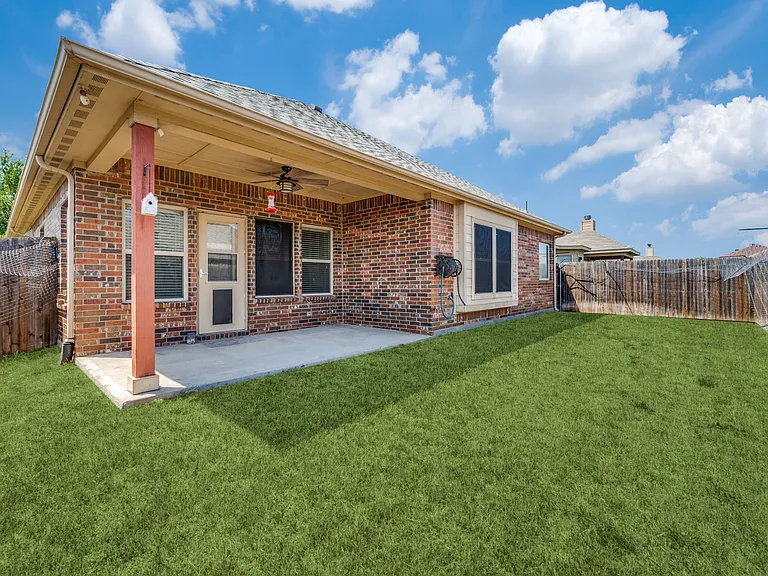 1425 Villa Paloma Blvd — Photo 12