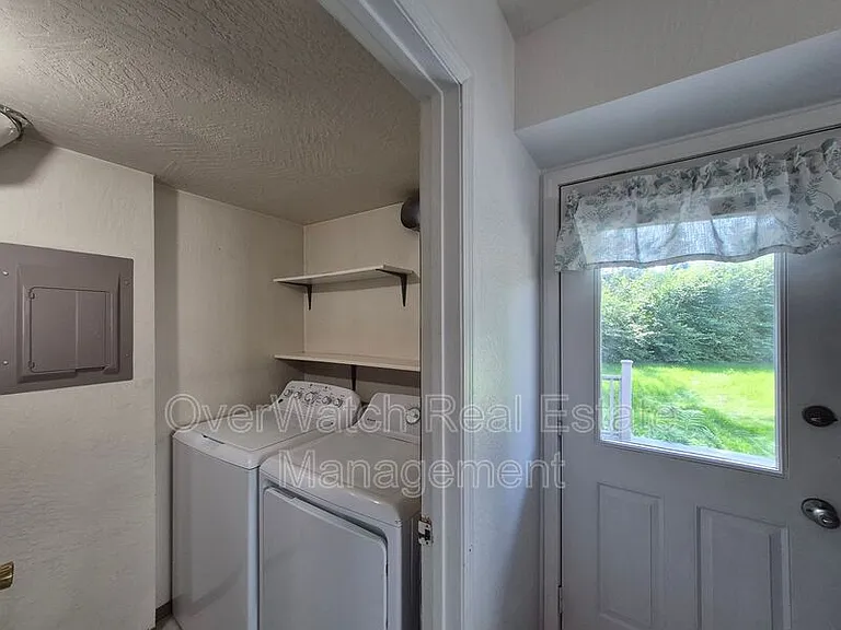 6872 Tamir Ave — Photo 8