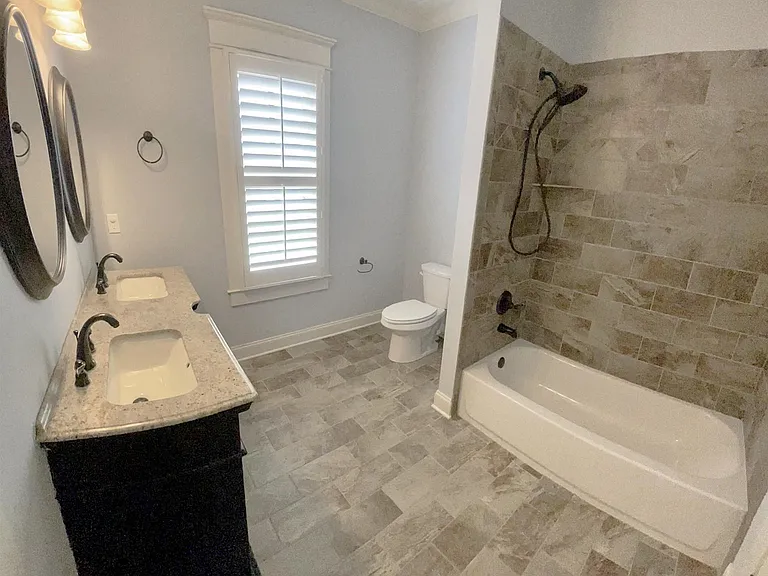 1820 Enclave Hollow Ln E — Photo 18